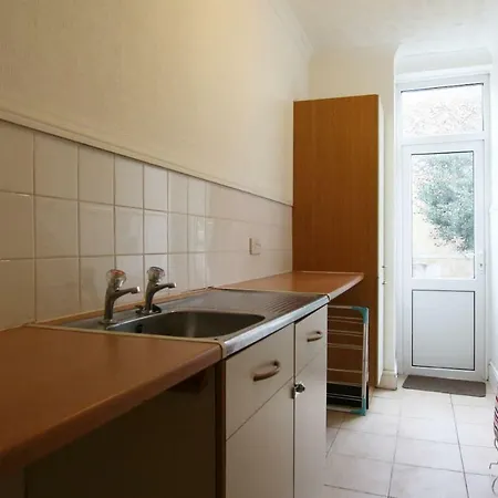 Victorian 4 Bedroom In Southville アパート ブリストル