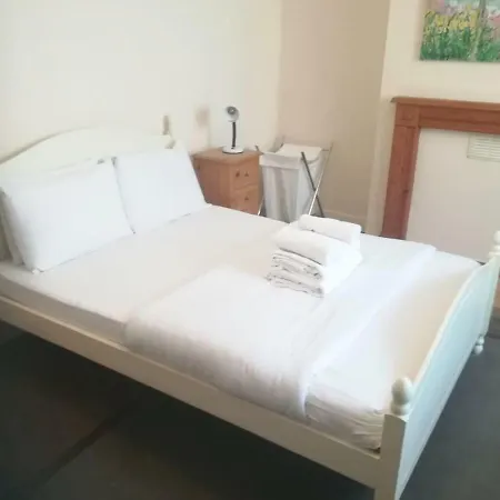 Victorian 4 Bedroom In Southville *